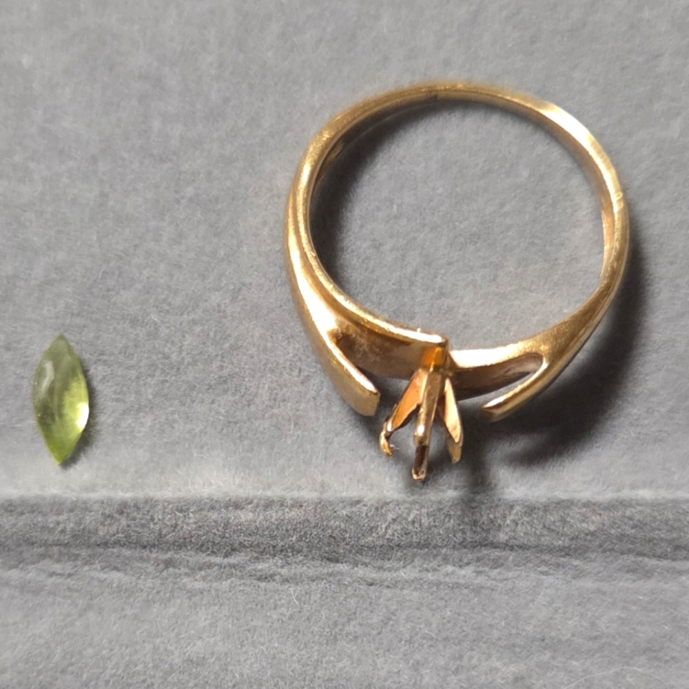 Broken 10k Gold Ring
